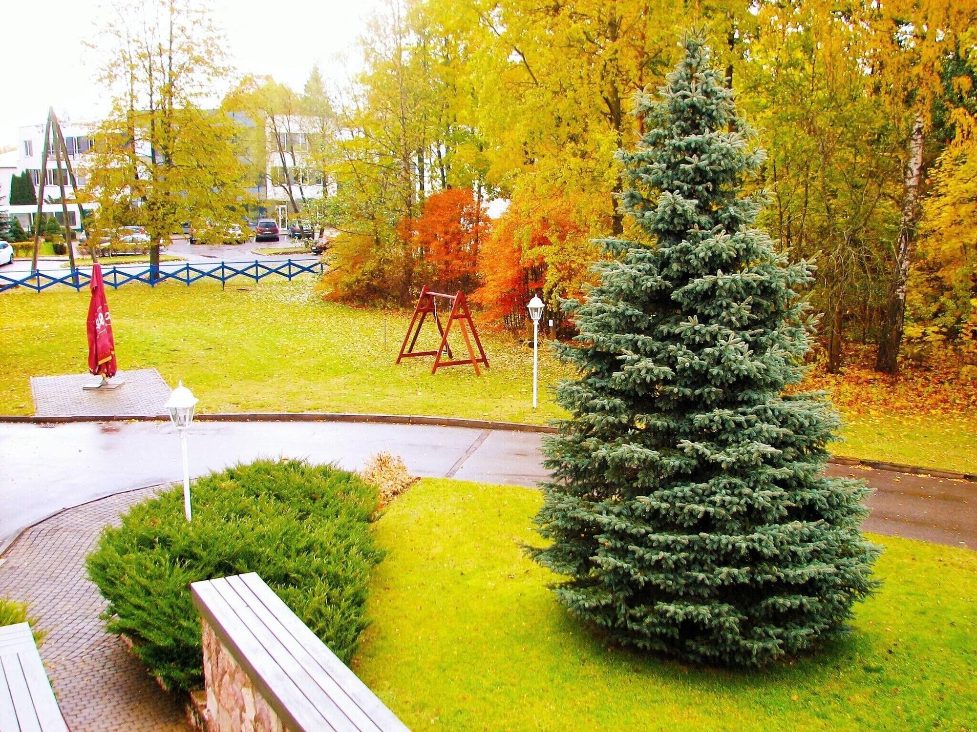 Airport Hotel Mara Рига Экстерьер фото